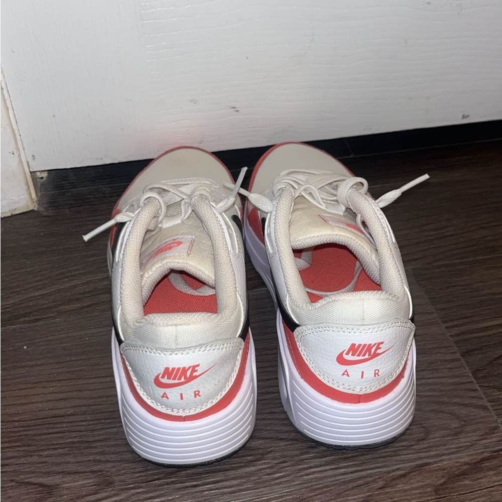 Nike White and Red Sneakers Classic Style